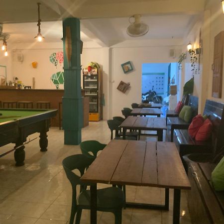 La Casa - Thakhek Hostel Bagian luar foto
