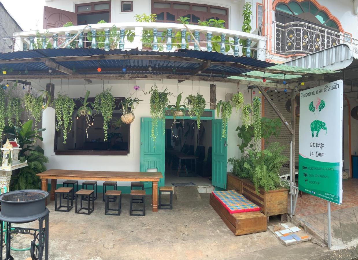 La Casa - Thakhek Hostel Bagian luar foto