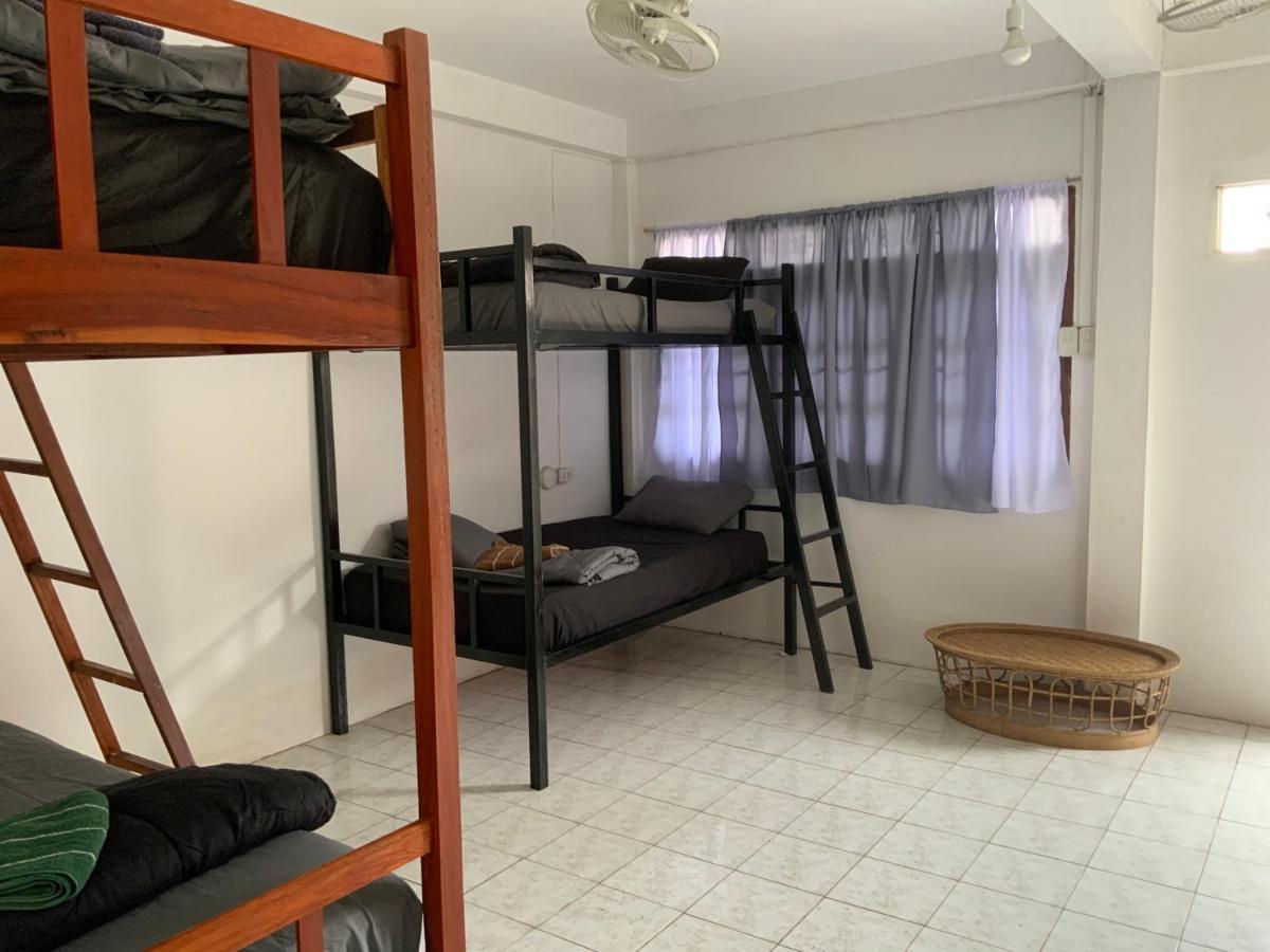 La Casa - Thakhek Hostel Bagian luar foto