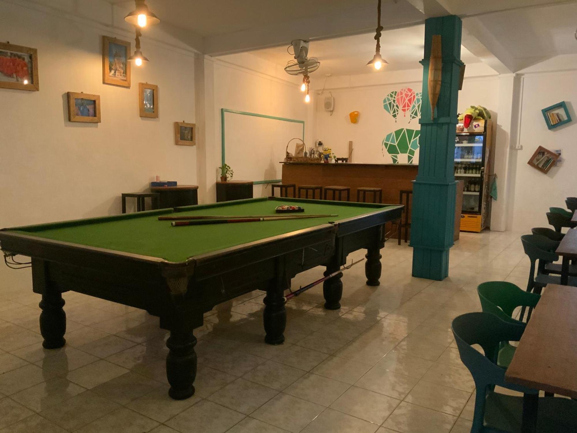 La Casa - Thakhek Hostel Bagian luar foto