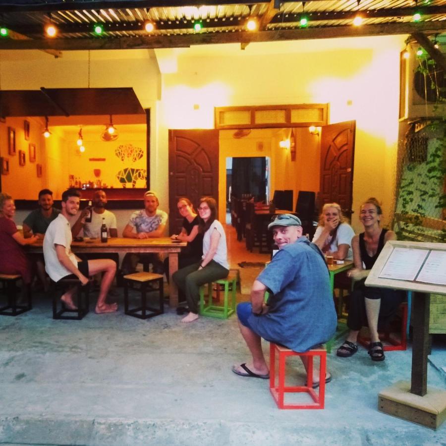 La Casa - Thakhek Hostel Bagian luar foto